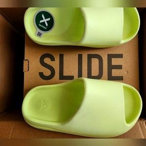 YEEZY "Glow" slides 4 men (5 women - used